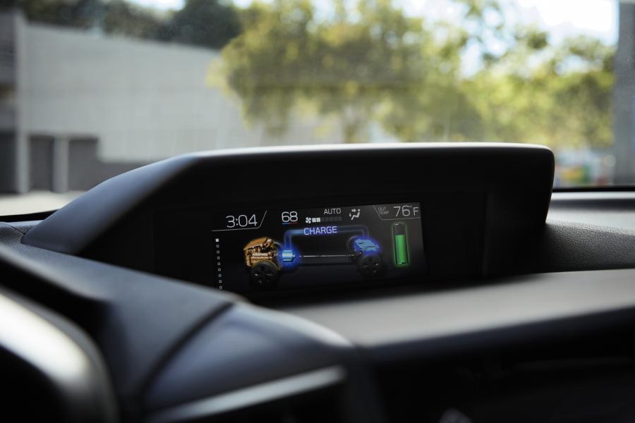 Детали интерьера Subaru Crosstrek Hybrid 2019 года  (фото 64 из 66)